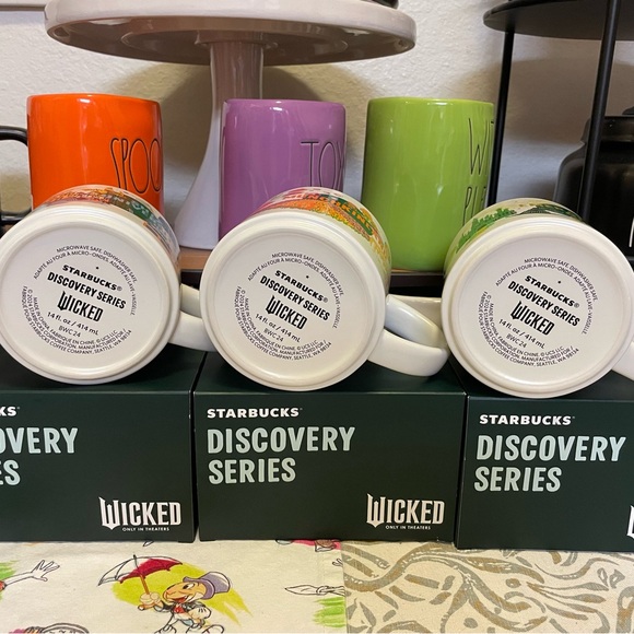 Universal Studios Starbucks 2024 Wicked Discovery Series Mug Set. Emeral… - Picture 11 of 11